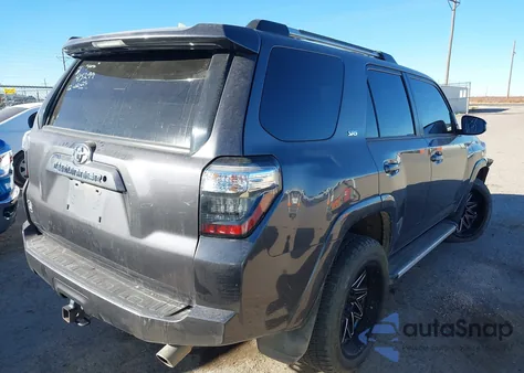 2019 Toyota 4Runner Sr5 Premium z USA, uszkodzony, nr VIN JTEBU5JR5K5702257